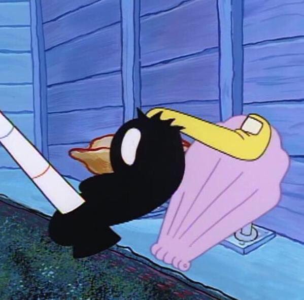 Sandino93's tweet photo. I swear I got Patrick in my ear every time I drive barefoot https://t.co/w0uckIOsEc