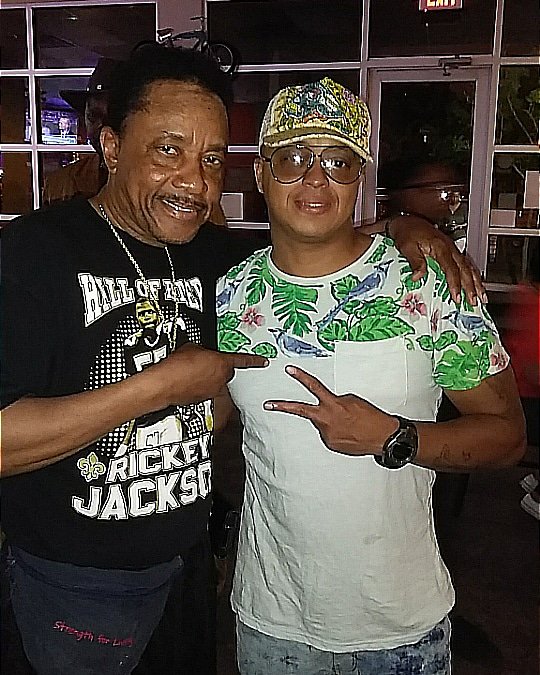 reallilrunt's tweet photo. Reggies soulfood with mr. Excitement https://t.co/qyR05d6C9X