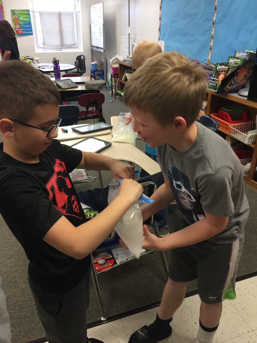 Stacibackto3rd's tweet photo. Science fun! It was so awesome to hear, βMs. Brooks, Iβm going to try this at home!!β #icecreamscience https://t.co/xtL9agBDBr