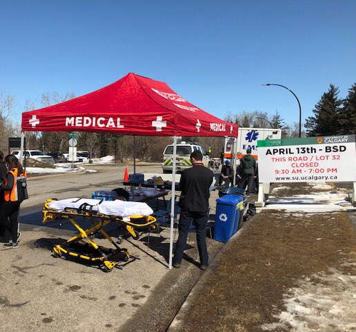 EHS_Alberta's tweet photo. #yourEMS Incident Response Paramedic specialty team &amp; @aaron_paramedic supporting @UCalgary &amp; @SUUofC ‘Bermuda Shorts Day’. https://t.co/9rQDPYyG22