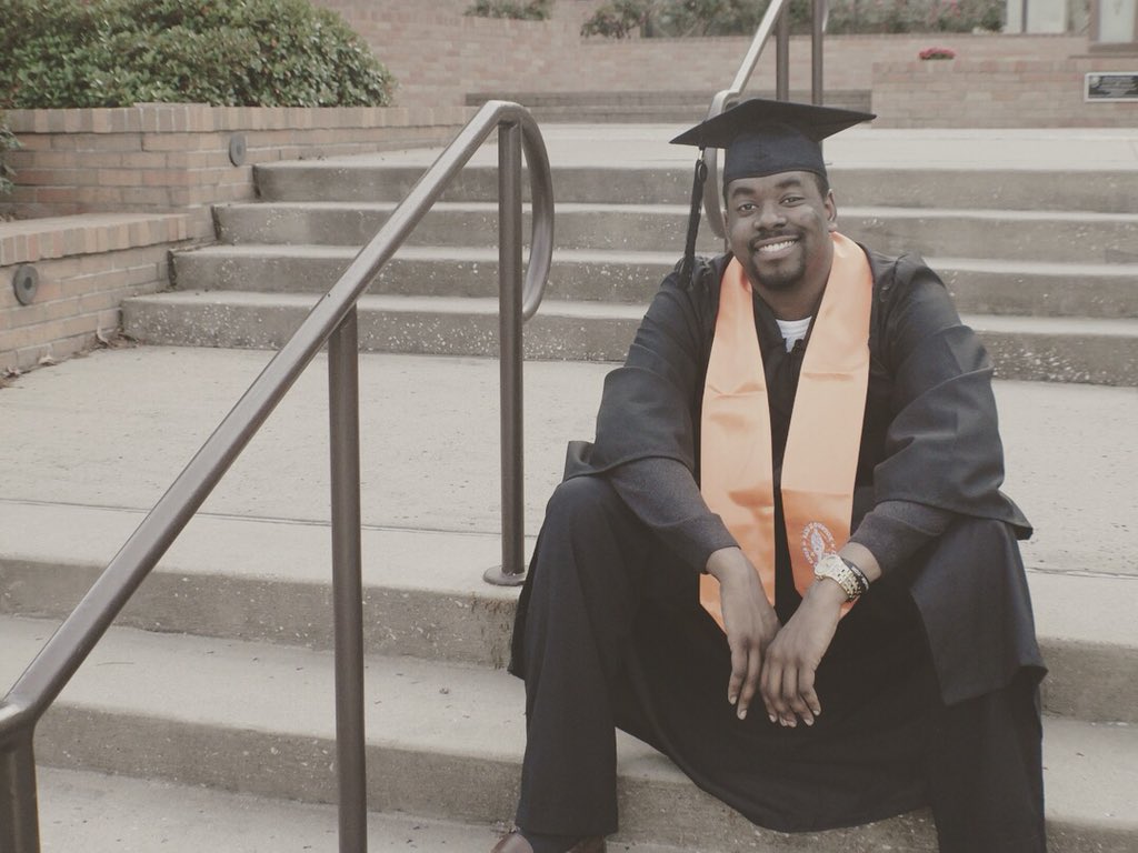 JayPattYB's tweet photo. โOn May 11th, 2018 @ 9:30am in the Johnson Coliseum, one chapter comes to an end while a brand new one beginsโ ๐๐พ๐๐๐๐
#SHSU #GradSZN #WorkoutBull https://t.co/sIUMwIDdKu