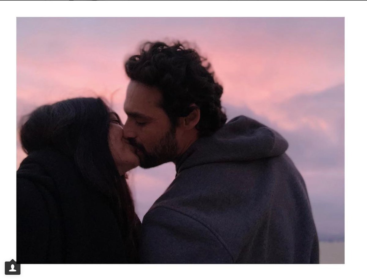 AnaBrendaQueen's tweet photo. 😍 my parents are literally goals #InternationalKissingDay @ivansanchezz_ @AnaBreco https://t.co/FL4X8yt0iG