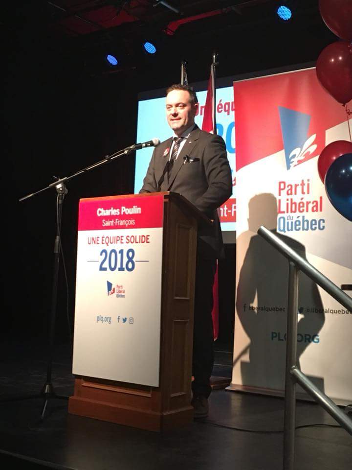 LucFortinSherby's tweet photo. Investiture de mon ami #CharlesPoulin, candidat du @LiberalQuebec dans la circonscription de Saint-François, ce soir, à #leParvis. Une salle bondée de gens qui t’accompagneront vers la victoire! Bravo! #PLQ https://t.co/8dV0yHFXve