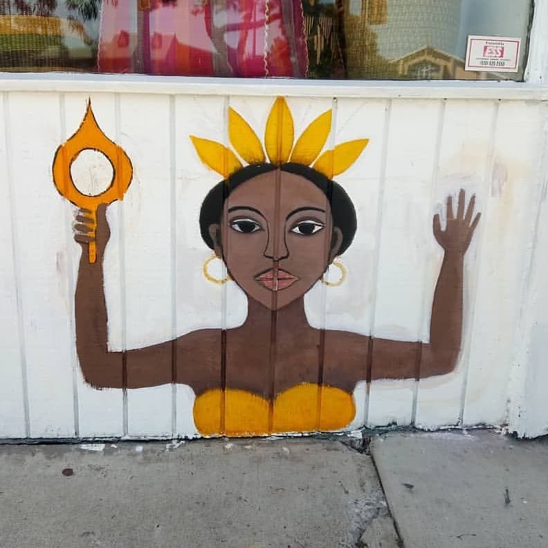 OyaNikeBotanica's tweet photo. The Queen Has Arrived 2 Bless Our Journey To #carnivalsf2018!!
👑🌻🏺🐝💛 #OyaNike #OyaNikeBerkeley #OyaNikeBotanica #SFCarnival #ONEFamily #UnaFanilia #botanica #Orishas #Oshun🌻 #Roots #ancestors #Queen #BayArea #SF #Oakland #Berkeley https://t.co/kknXazPvGQ