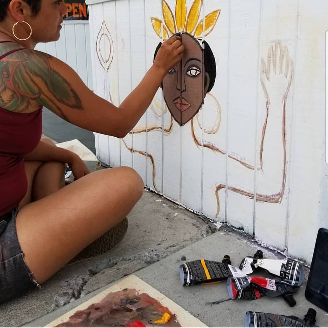 OyaNikeBotanica's tweet photo. The Queen Has Arrived 2 Bless Our Journey To #carnivalsf2018!!
👑🌻🏺🐝💛 #OyaNike #OyaNikeBerkeley #OyaNikeBotanica #SFCarnival #ONEFamily #UnaFanilia #botanica #Orishas #Oshun🌻 #Roots #ancestors #Queen #BayArea #SF #Oakland #Berkeley https://t.co/kknXazPvGQ