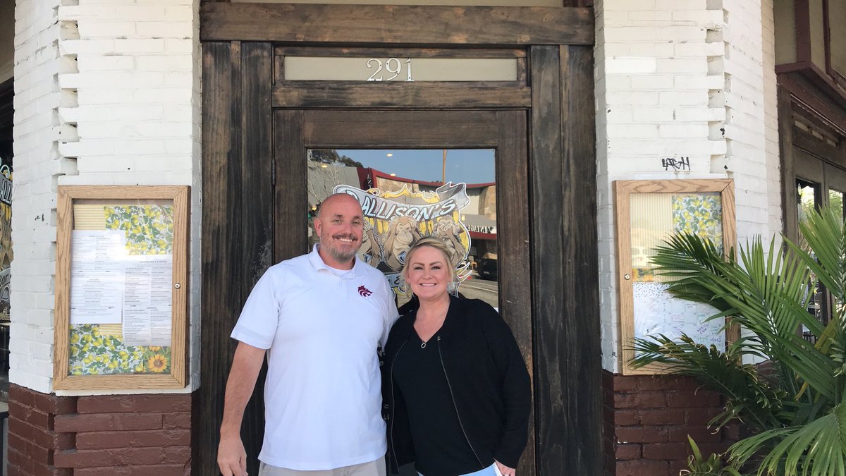 WolfpackFootba2's tweet photo. Big thank you to JD Allison’s in downtown Upland (coach Hile’s second home) for a big sponsorship donation!! If your in upland and you want GREAT food this is the place for you, plus coach Hile will probably be there 😂 thank you Lauren!! #JDALLISONS #UPLAND https://t.co/ZA8aw5HtAV