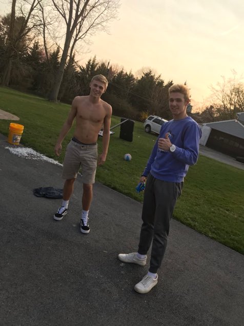 hendyassassin18's tweet photo. matt is dead:/ nice job thomas! https://t.co/6mgv9zyYNH