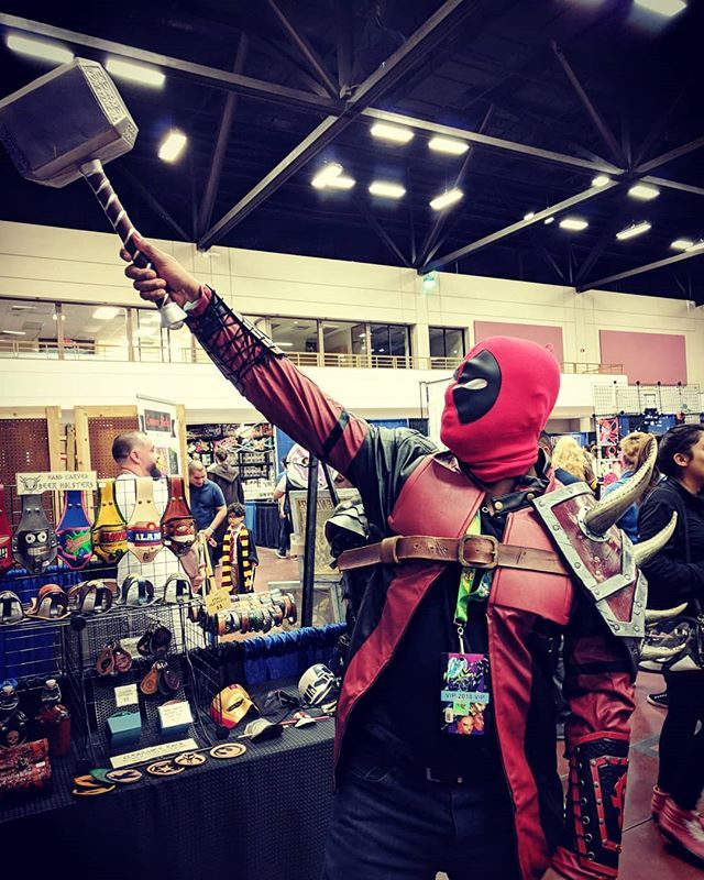 badmoodleather's tweet photo. Deadpool got stuck back in time....and now he's officially outfitted! ππ¦
.
.
#epcon #elpasocomiccon #artistalley #picoftheday #orcarmor #leatherwork #leathercraft #armor #tandyatx #leatherarmor #battlegear #renfaire #larp #cosplay #artistalley #handm⦠https://t.co/C8ZVRv1w07 https://t.co/qK6F9rJXYj