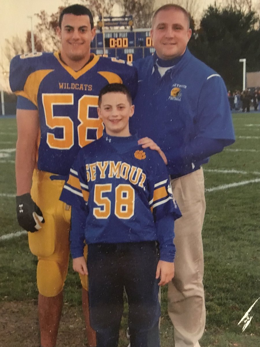 IAmJamieYak's tweet photo. Happy Birthday @IanSadick7 #yakyakyakyak #popwarnerian https://t.co/WRsDXtsN3i