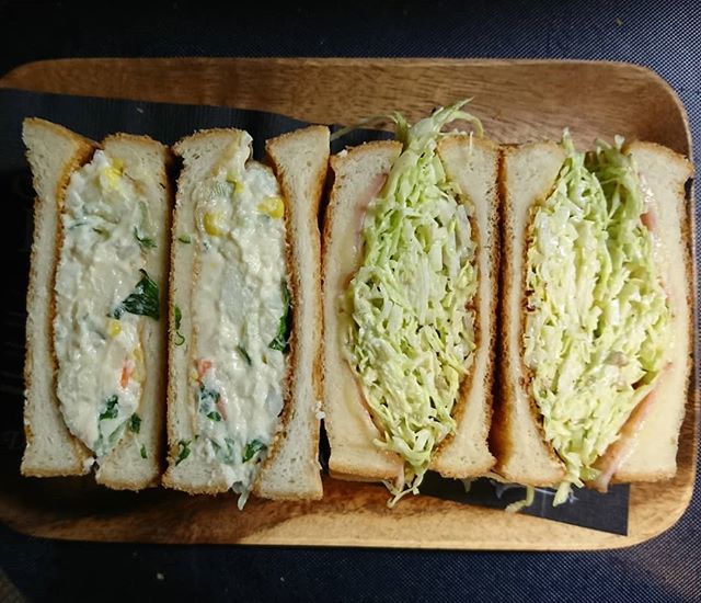 takephoto's tweet photo. #沼サン & #ポテサラサンド
#ブランチ #食べ過ぎ #numasan #potatosalad #sandwich #blunch #cooking #instafood #japanesefoods #mealathome #おうちごはん #料理 #料理男子 #料理好きな人と繋がりたい #自宅飯 https://t.co/ltYpCKeyRR https://t.co/Q9ayAs1o2m