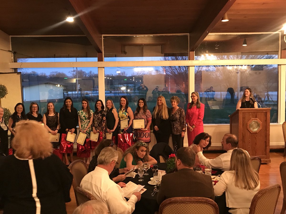 MrsGoArtGallery's tweet photo. Feeling so grateful tonight. I was honored as a teacher of the year nominee for the teacher oscars red carpet event. I am so lucky to work at Norwood! Thank you @DundalkChamber for hosting, @BaltCoPS and @NorwoodES 💙💙💙 https://t.co/ivJkzabK2X