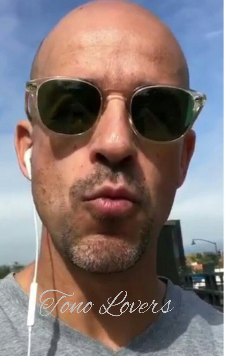 LoversTono's tweet photo. Feliz dia #INTERNACIONALDELBESO 
para todas este gran beso😘😘😘 
Aqui les compartimos el mas dulce de los besos😘😘😘😘 
#TonoesloMaximo https://t.co/LhNLL8DuiE
