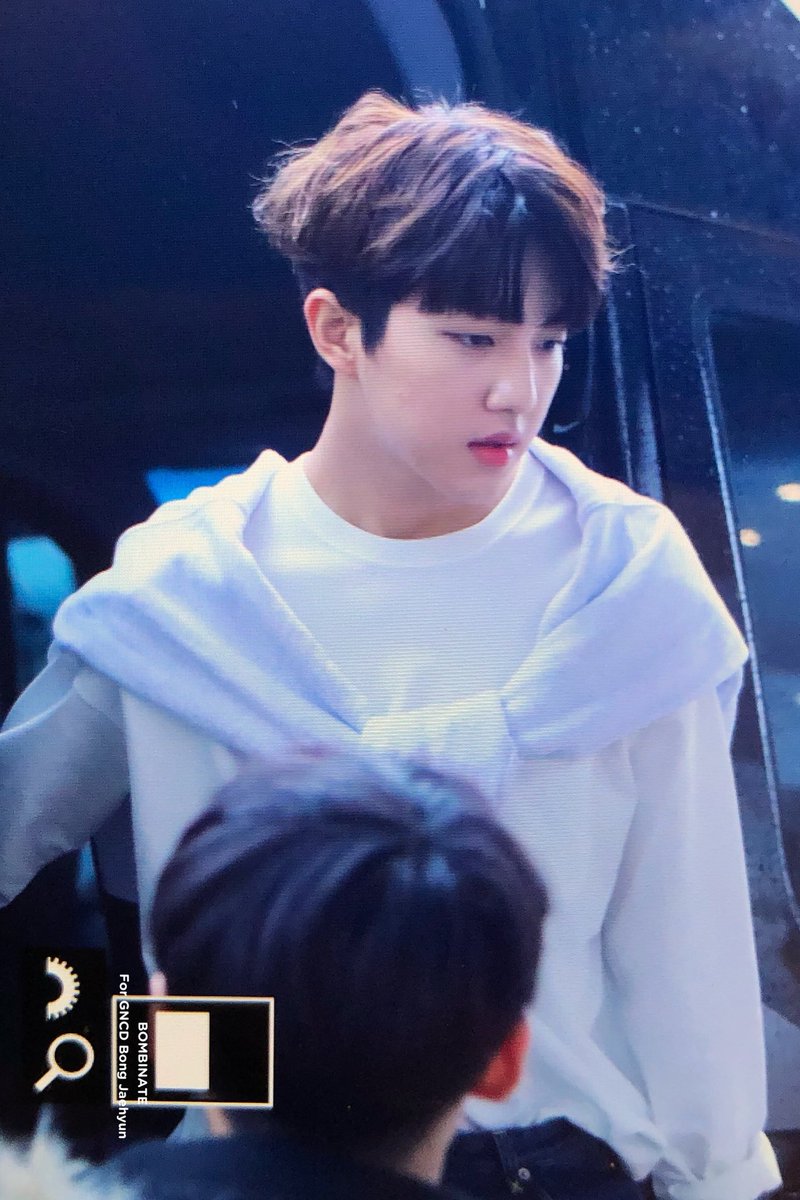 Choi_Bomin's tweet photo. Oh wow, he looks so powerful 😍 https://t.co/CVCDe4Lrkc