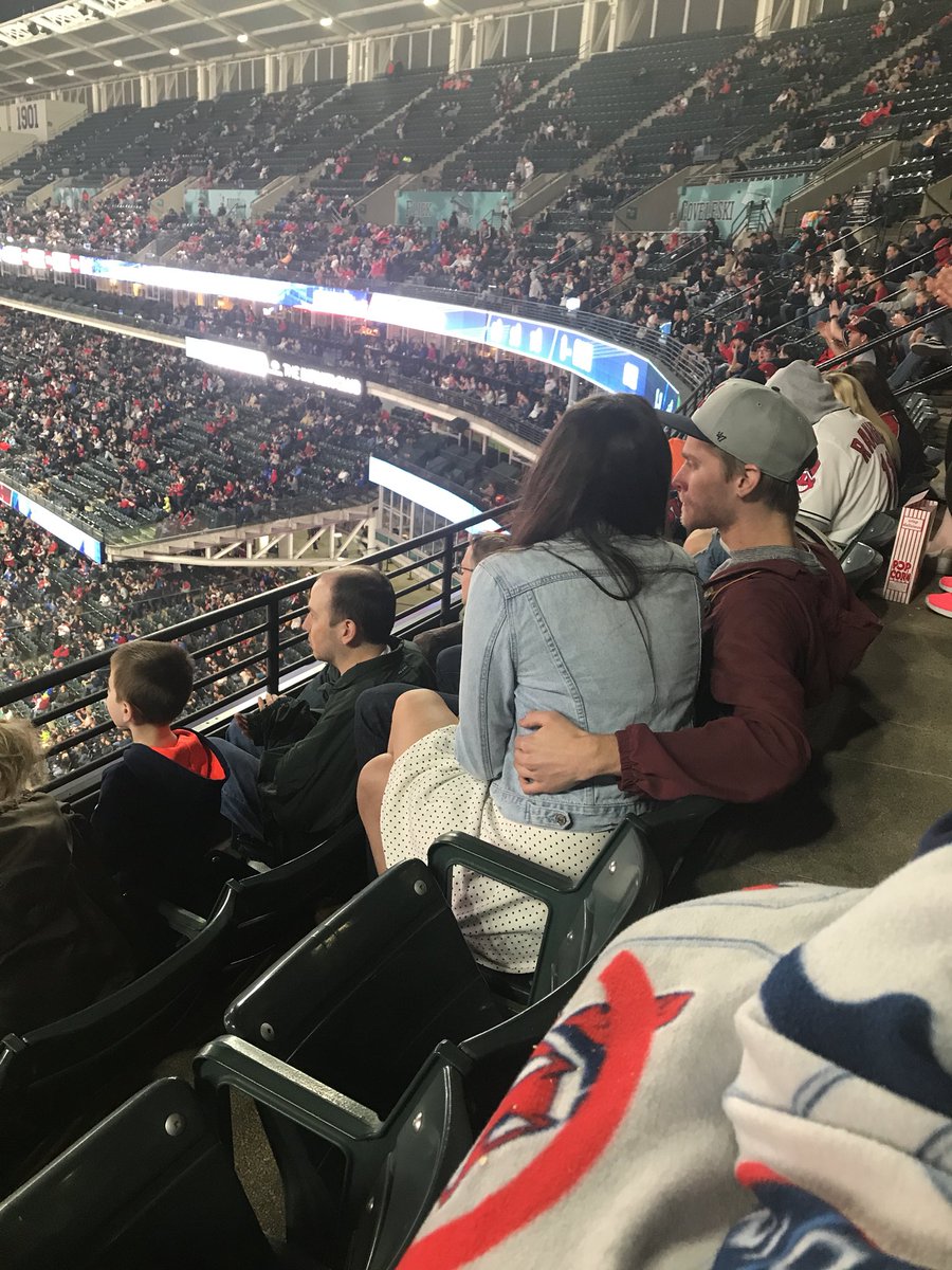 WhyNotThisYear5's tweet image. Impressed. Somehow this girl outlasted both staring pitchers. #CNLE #functionoverform #RallyTogether