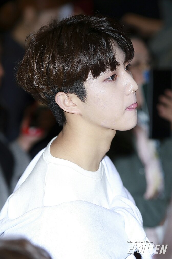 Choi_Bomin's tweet photo. Ugh these side profile https://t.co/0fLFMq2aam