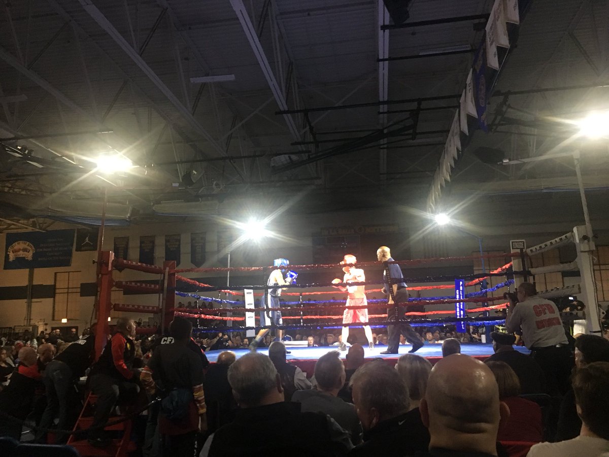 McGarryBoxing's tweet photo. Awesome night with @CFDMedia &amp; @Chicago_Police at the Battle of the Badges, hosted by our friends at @DLSMeteors. Go Red!! https://t.co/Fi04QVjKm0