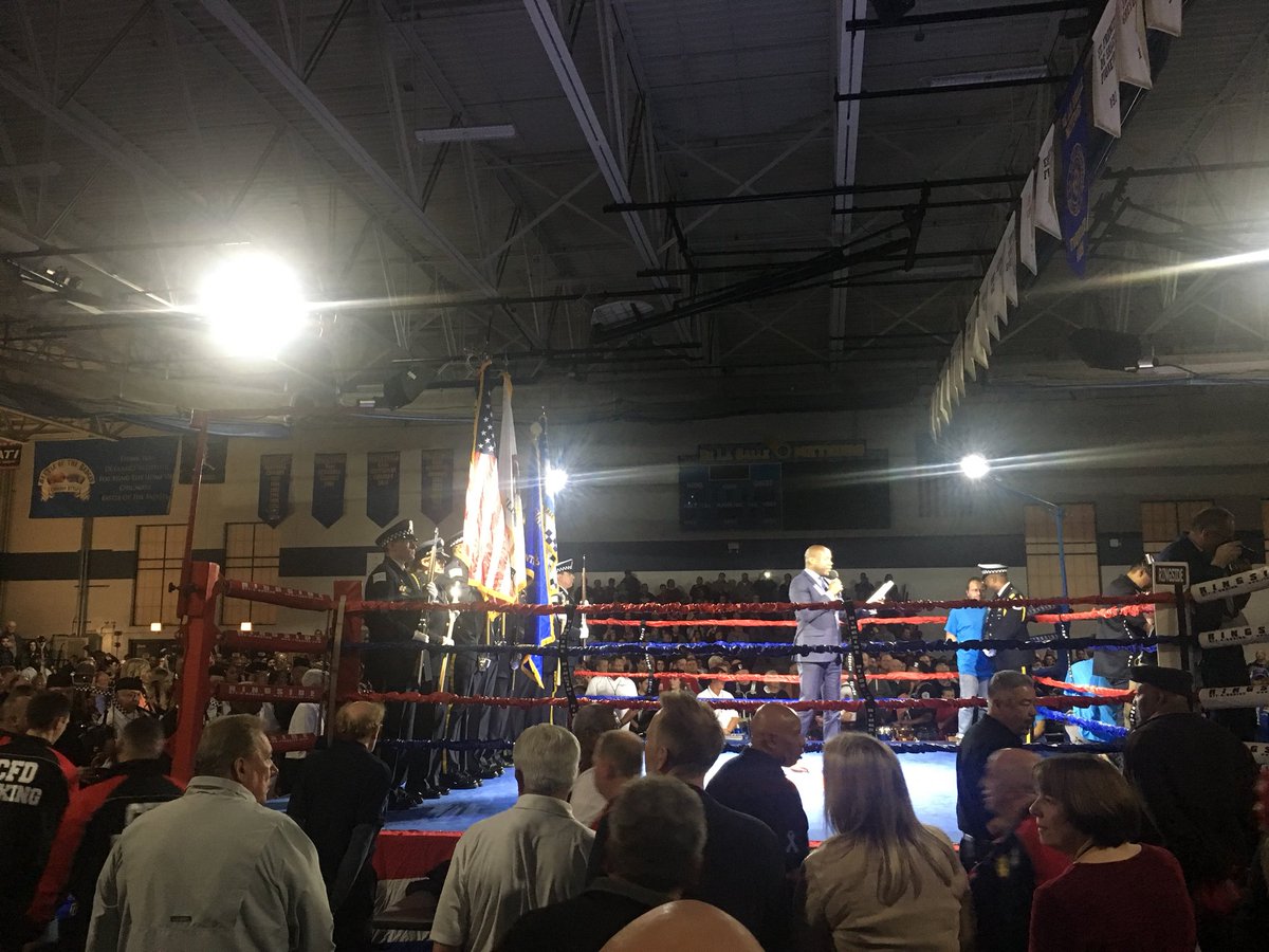 McGarryBoxing's tweet photo. Awesome night with @CFDMedia &amp; @Chicago_Police at the Battle of the Badges, hosted by our friends at @DLSMeteors. Go Red!! https://t.co/Fi04QVjKm0