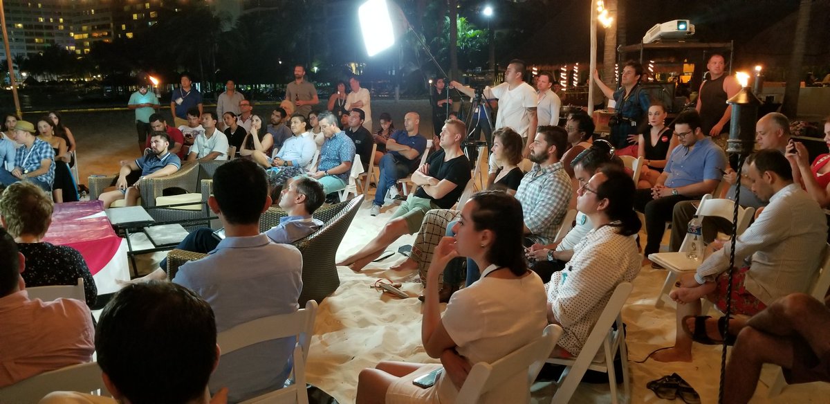 Pitch at the Beach.. Literally! Cancun style #Pitchatthebeach <a href="/valhallacap/">Valhalla Private Capital</a> <a href="/AngelsNestLat/">AngelsNestLat</a>