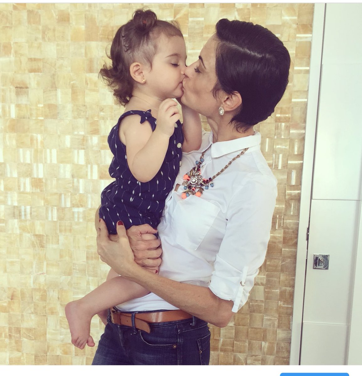 MCProLubyanka's tweet photo. Dia internacional do Kiss!
😘😘😘
#filha #amada #kiss #beijo #masterlinda #masterkiss https://t.co/dOe93FYF5h