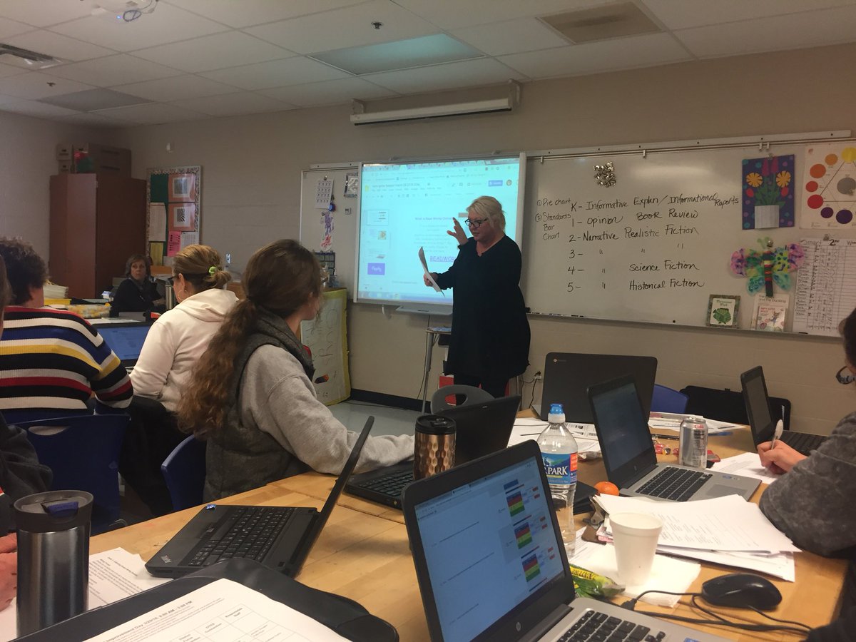 Voris_CLC's tweet photo. At #vorisclc we celebrate having many teacher leaders that share their knowledge with others! https://t.co/UXh4laHskK