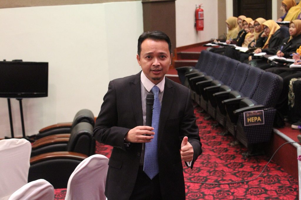 mppkuim's tweet photo. LIVE UPDATE : SEMINAR MAHASISWA PROGRESIF PERINGKAT KEBANGSAAN 2018

14 APRIL 2018 — BERTEMPAT DI AUDITORIUM SERI NEGERI, AYER KEROH MELAKA

#MPPKUIM1718
#SMPPK2018
#TEAMKUIM
#KUIMPILIHANBIJAK https://t.co/aoxheYRuzZ