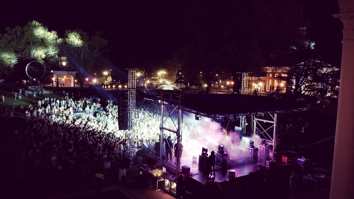 HighPointU's tweet photo. Thatโs a wrap! Thanks @TPain for such a great concert! #HPUSpringConcert https://t.co/ItDh8noAcZ