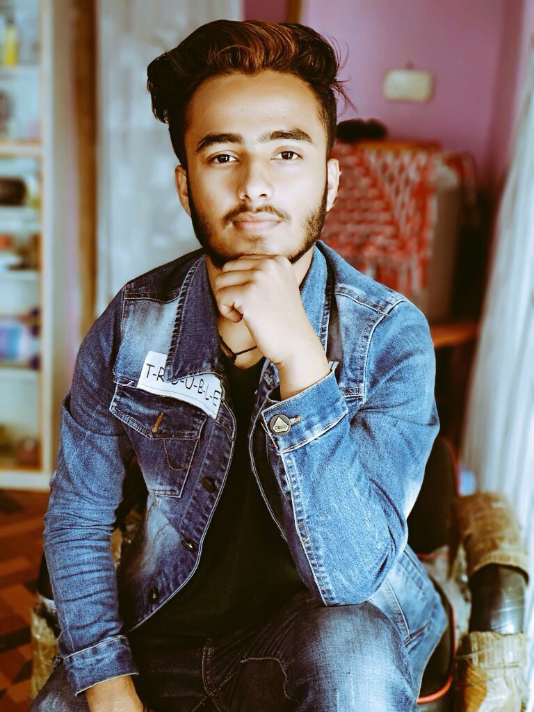 Nirajcr7's tweet photo. Happy new year 2k75 https://t.co/J7yL9Vo9ap