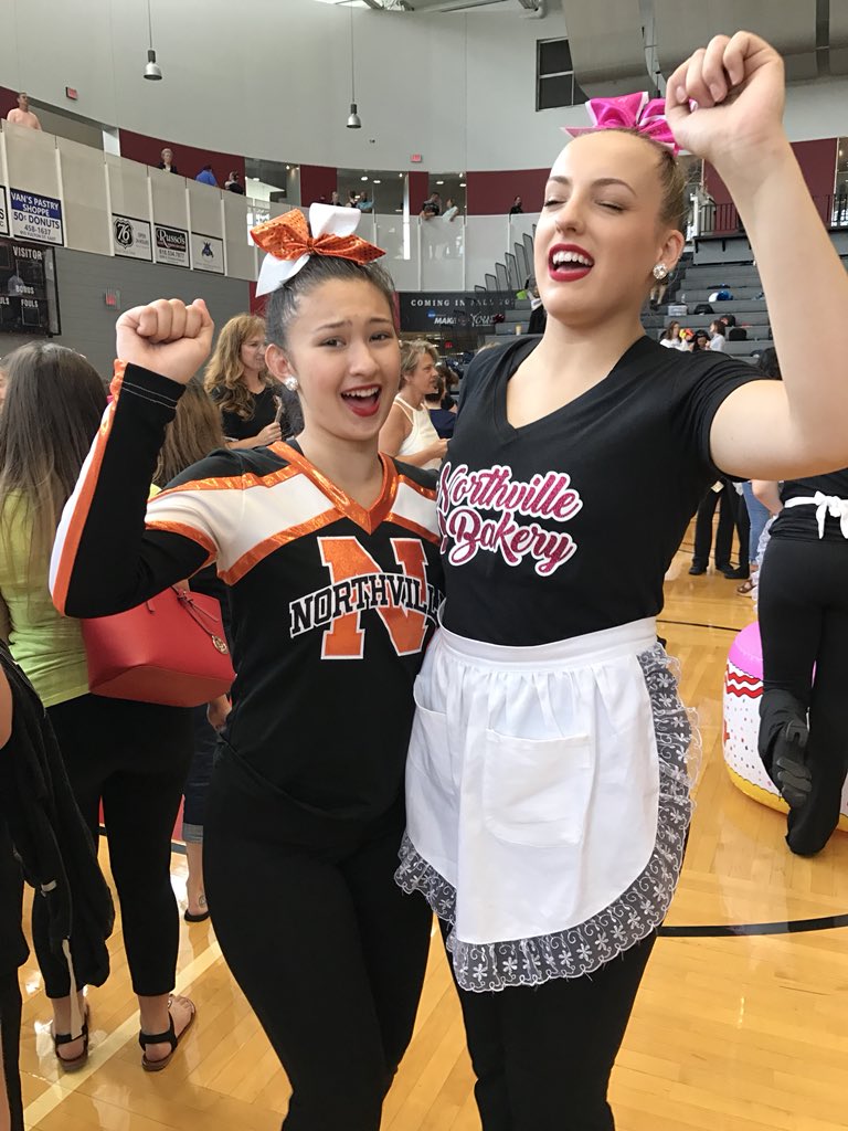 jordynmccaslin's tweet photo. Happy 18th Liz!!! I hope your day was wonderful! Love you sister🎉💗 https://t.co/6vUzHlKi4P