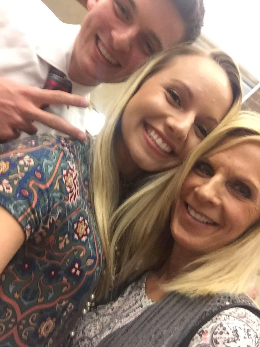 sethdaniels10's tweet photo. Happy 19th birthday to the queen @cwilliford13 thanks for always being the coolest friend ever! Here is too many more laughs and great conversations this summer, love you! 👑❤️ #BenedictArnold #Hoco2k16 https://t.co/rXRKofn5aN