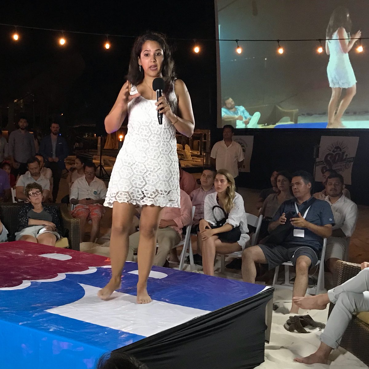 Last pitch! For tonight &amp; the entire Cancun event. <a href="/Pitchatthebeach/">Pitch At The Beach</a> Building a community giving customers the power of choice with <a href="/Jennreynap/">Jennifer Reyna</a> from <a href="/Gaszenhome/">Gaszen</a> fantastic way to end!