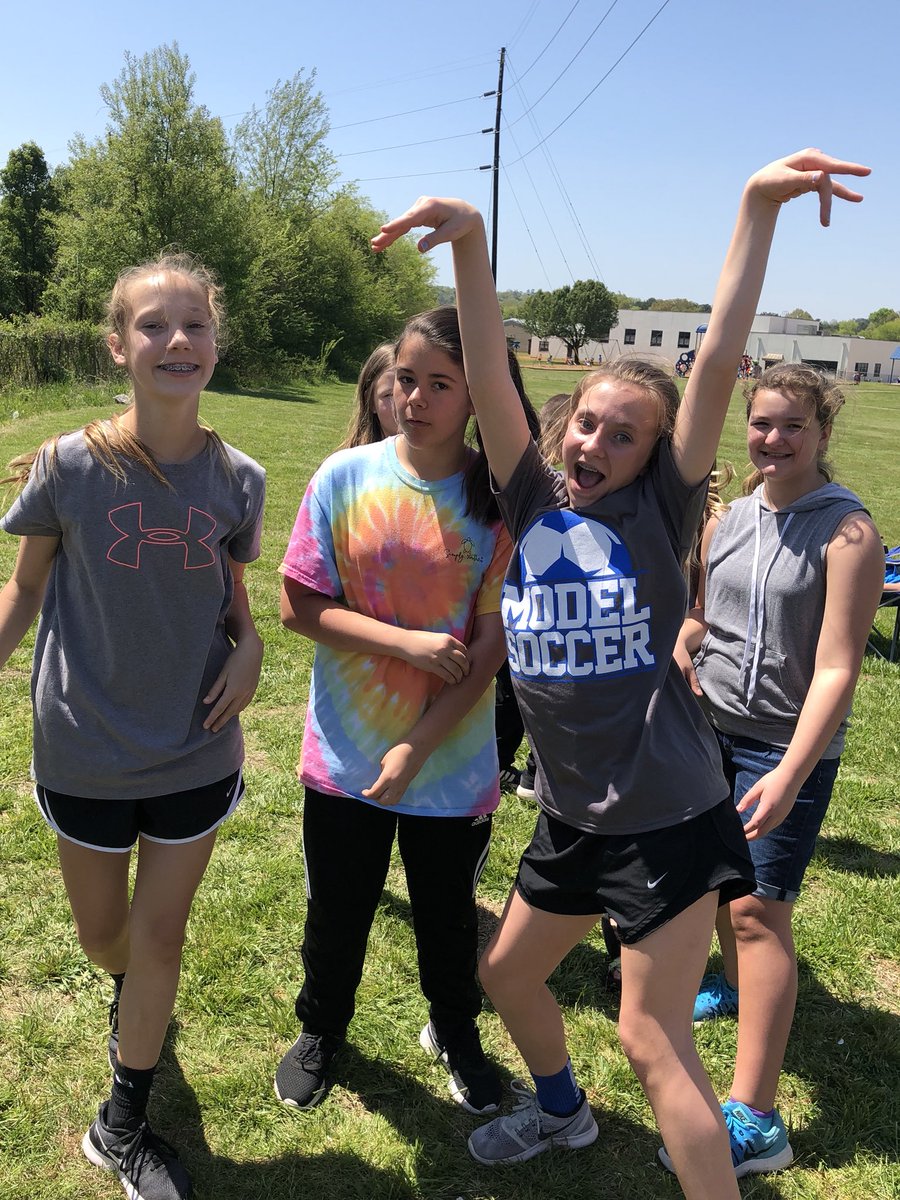 6th grade teachers planned an amazing EOG review relay today! Kids ❤️ed it! #testready #wearemodel <a href="/rchenderson3/">Rebecca Henderson</a> <a href="/scallier/">Shelley Callier</a> @DoPayne @kaylab_evans <a href="/chellemc14/">Michelle McElveen</a> @SteveTurrentin1 <a href="/hstephenson615/">Hope Stephenson</a> <a href="/FloydCoSchools/">Floyd County Schools</a>