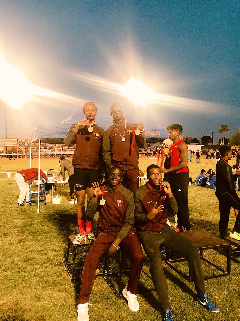 MPHS_TF's tweet photo. LaCarea Pleasant-Johnson, Marshawn Gibson, Jathan Washington, and Kenny Churchwell take 1st in the 4x100m with a time of 42.26 #ROLLPR1DE #HoHokamInvite https://t.co/4atLlL4DCm