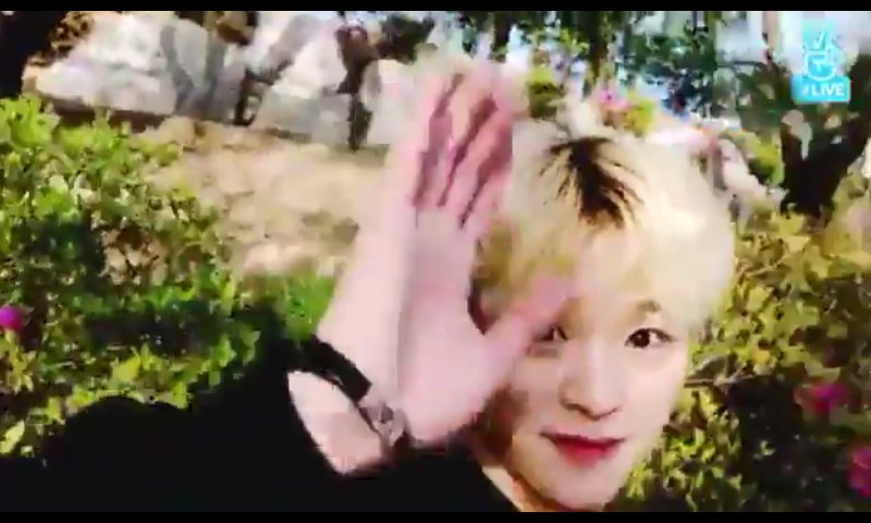 torajanat's tweet photo. I can't explain the happiness I felt when I saw that Rayoon was using my gift 😭❤ 너무 고맙습니다! 나 행복해 @MVP_PH 사랑해요 ❤
#엠브이피 #MVP #라윤 #Rayoon https://t.co/DHNupLX00n