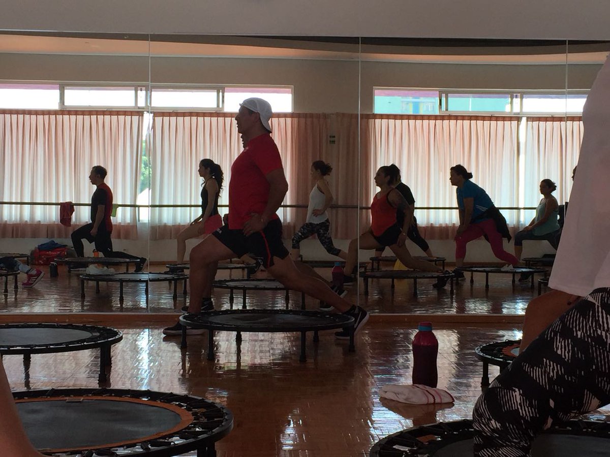 dpabel007yahooc's tweet photo. Hoy se realizaron los relanzamientos de #lesmills #bodypump105 y #powerjump55 en el #centrodeportivocoyoacan #contodo #esviernesytucuerpolosabe https://t.co/Hk4h0sfL9X
