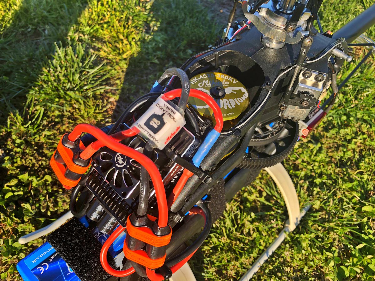 markp_1998's tweet image. (youtu.be/aSkFJWfrDmw) #mikado #mikadousa #logo600se #logo690sx #rcheli #compare #scorpionmotor #jiveesc #hobbywingesc #pinion #rpm #optipower #optipowerusa #batteries #flying #field #rjx #torq #vbar #vcontrol #neo #edge #cyclone #blades #servo #radio #speedcontrol #motor