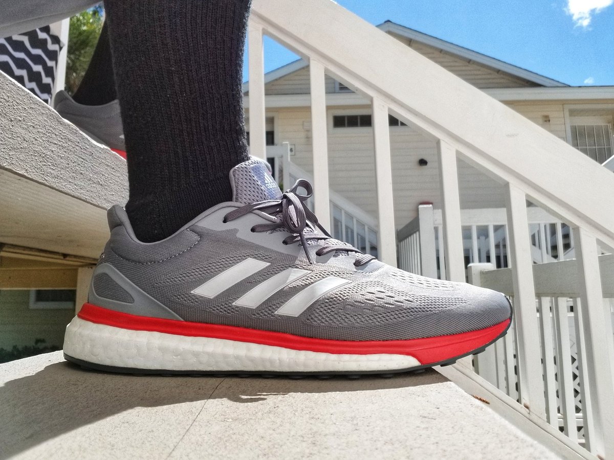 its_bran_yo's tweet photo. Response LT so lightweight 🤙🤙#alohasneakerbrigade #3stripesstyle #adidas #adidasrunning #adidasoriginals #boost #boosttechnology #sneakers #kicks #kicks0l0gy #kickinit #kickstagram #kicksoftheday #kicksonfire #nicekicks #sneakerporn #sneakerholics #sneakerhead https://t.co/4Fa3se7Rpq