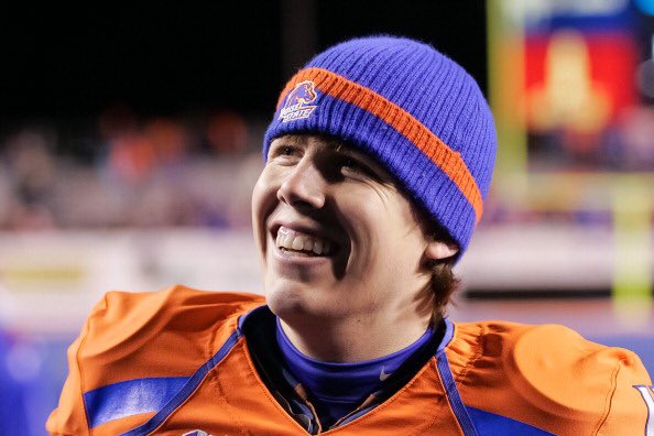 Jay_Tust's tweet photo. Probably the line of the night...

Kellen Moore admitted that in college sometimes he stayed up late and did dumb things... “like play video games.”

He truly is a coaches dream. https://t.co/y1iPCVG1Ta