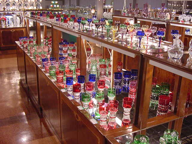 日本のいいとこ على تويتر 福島県耶麻郡猪苗代町 世界のガラス館 福島県猪苗代湖にある世界のガラス館は 世界40か国から集められた ガラス製品が楽しめるアミューズメントパーク 洋風な建物の中に入ると さまざまなガラス製品が多く展示されています