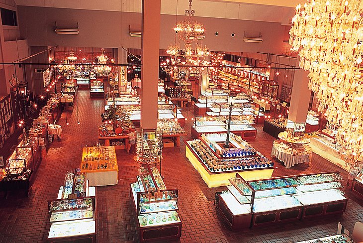 日本のいいとこ على تويتر 福島県耶麻郡猪苗代町 世界のガラス館 福島県猪苗代湖にある世界のガラス館は 世界40か国から集められた ガラス製品が楽しめるアミューズメントパーク 洋風な建物の中に入ると さまざまなガラス製品が多く展示されています