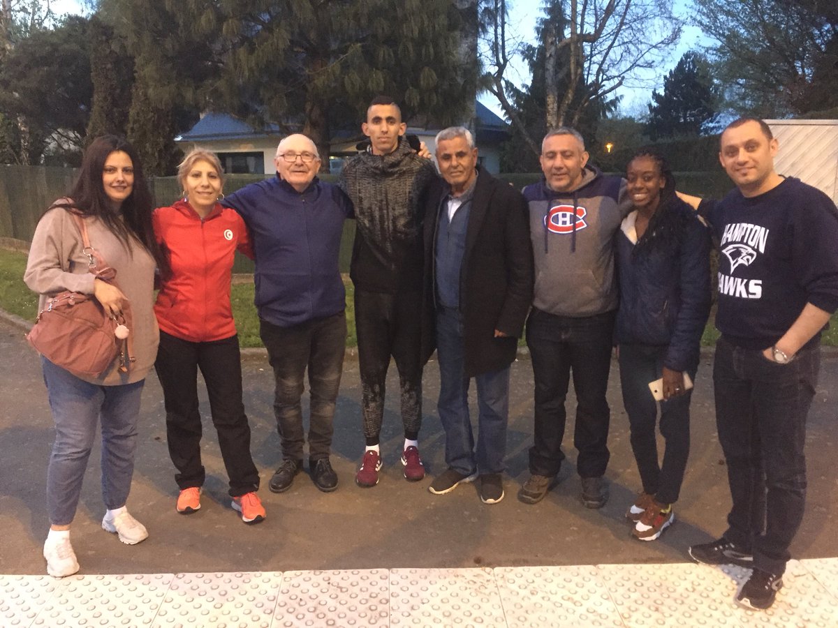 loicrapinel's tweet photo. Bienvenue à la délégation Tunisienne emmenée par le champion olympique  Mohamed Gammoudi le plus grand coureur Tunisien parrain et invité d’honneur du championnat de France du 10000m à Pacé https://t.co/PVhlNzvYfv