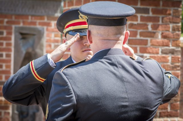 KenmoreCards's tweet image. Why Graduating ROTC Cadets and Midshipmen Need a Silver Dollar #FirstSalute #rotcgraduation #silverdollar b2s.pm/KW2FiN