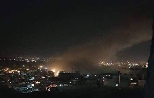 24HorasTVN's tweet photo. Videos registran ataque de Estados Unidos, Gran Bretaña y Francia contra Siria  https://t.co/iqgvQH067l https://t.co/zO3SPTcPKd