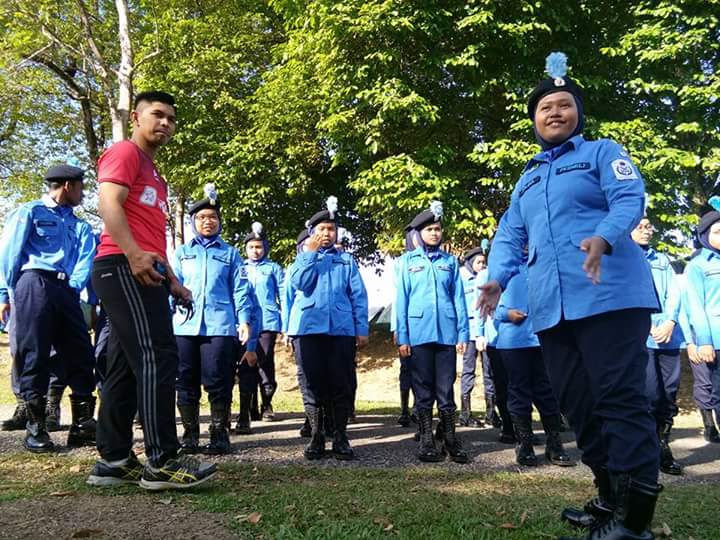 rnopenang's tweet photo. Perkhemahan PKBM(L) peringkat Kebangsaan Zon Utara yang diadakan di Sungai Petani Kedah
Pelbagai Aktiviti yang dijalan seperti 
Jalan Lasak,Kawad Kaki dan banyak lagi
👏Syabas kepada semua yang terlibat 
Di rasmikan oleh Panglima Wilayah Laut 3
@mykamarul 
@tldm_rasmi https://t.co/665zWJ8bvd