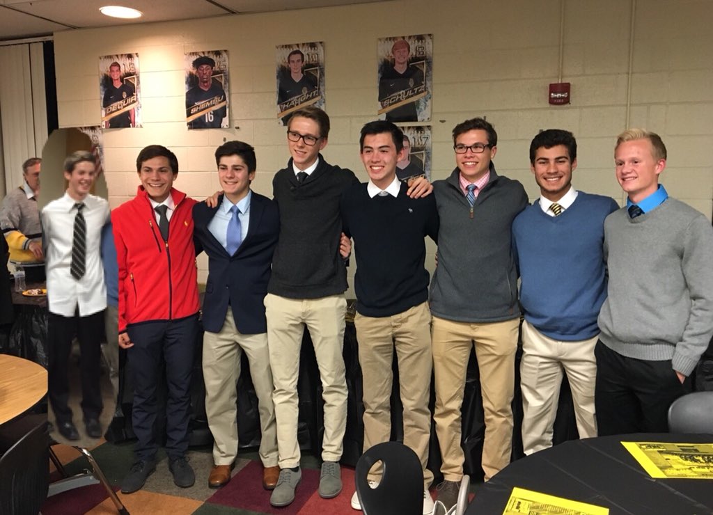 tannergreenlee's tweet photo. Happy Birthday to a bro who’s definitely like no other @A_Moyer1. Thanks for being my competition in the mile every year ✊🏻. I hope you had an amazing day that’s as good as your GPA 🎊🎉 https://t.co/58B6ckEFdA
