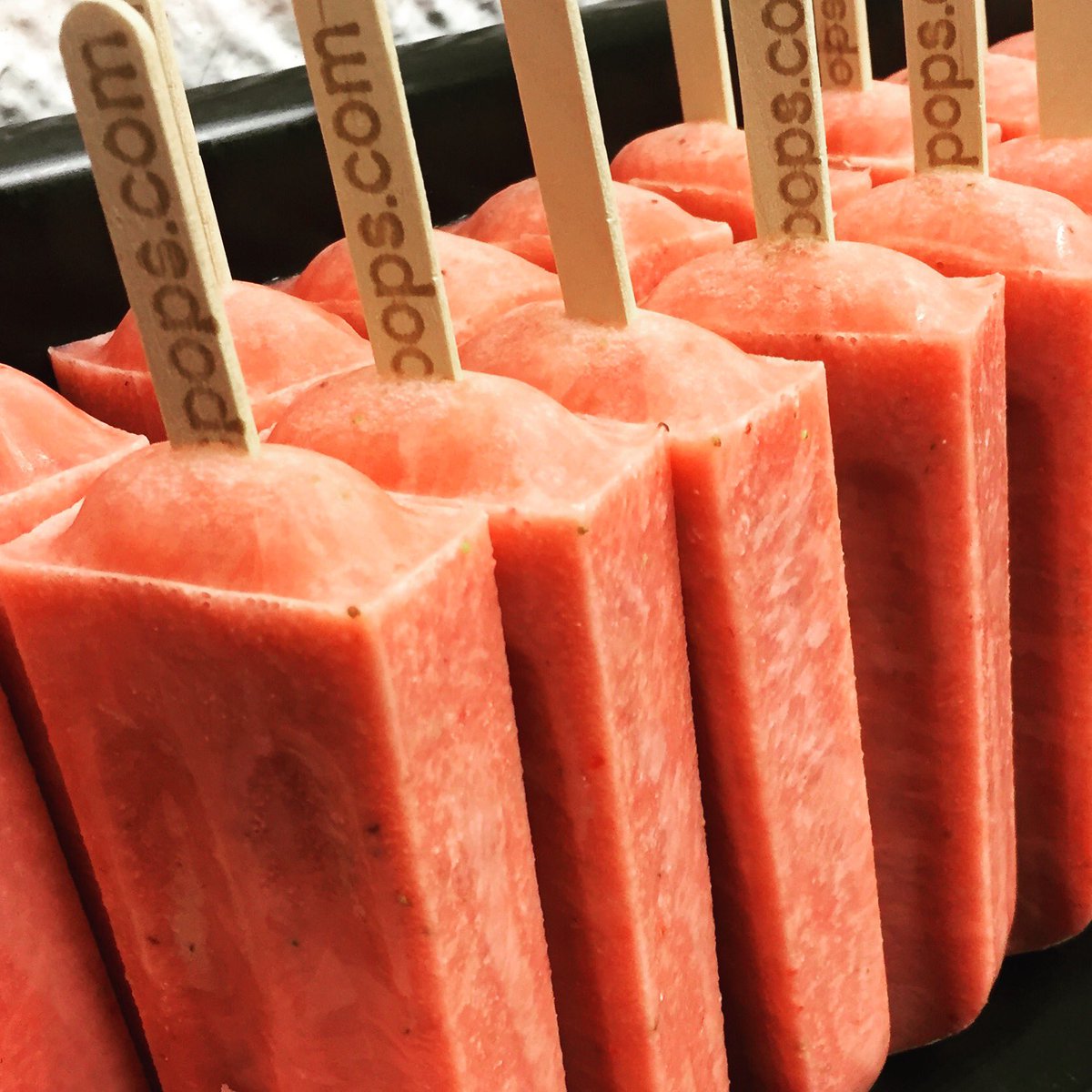 Y’all ready?! We ready...fresh Strawberry Pops waiting on ya 😋🍡🍓
____________
Weekend Pop Up Line Up
🎭 Rossini Festival: Saturday 10a-9p
🚩Kite Festival: Sunday 10a-4:30p