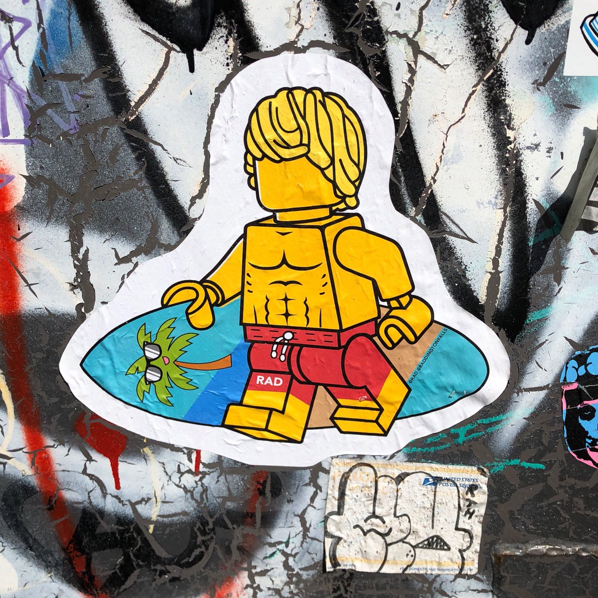 TheGraffHunter's tweet photo. RAD #LA #streetart #dumpster #oceanfrontwalk #venicebeach π https://t.co/zLFuwHPhtM https://t.co/WoCfmfxDjN