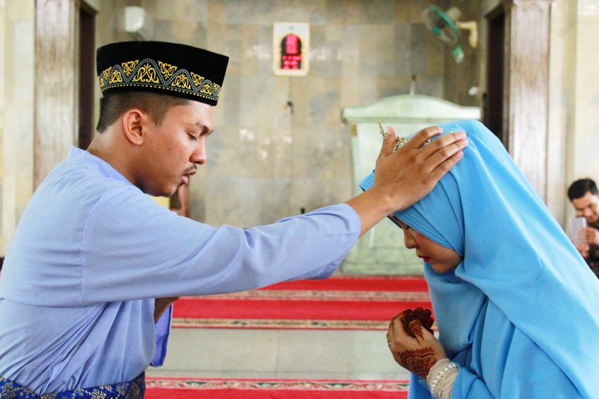 GadisApril_ tweet media