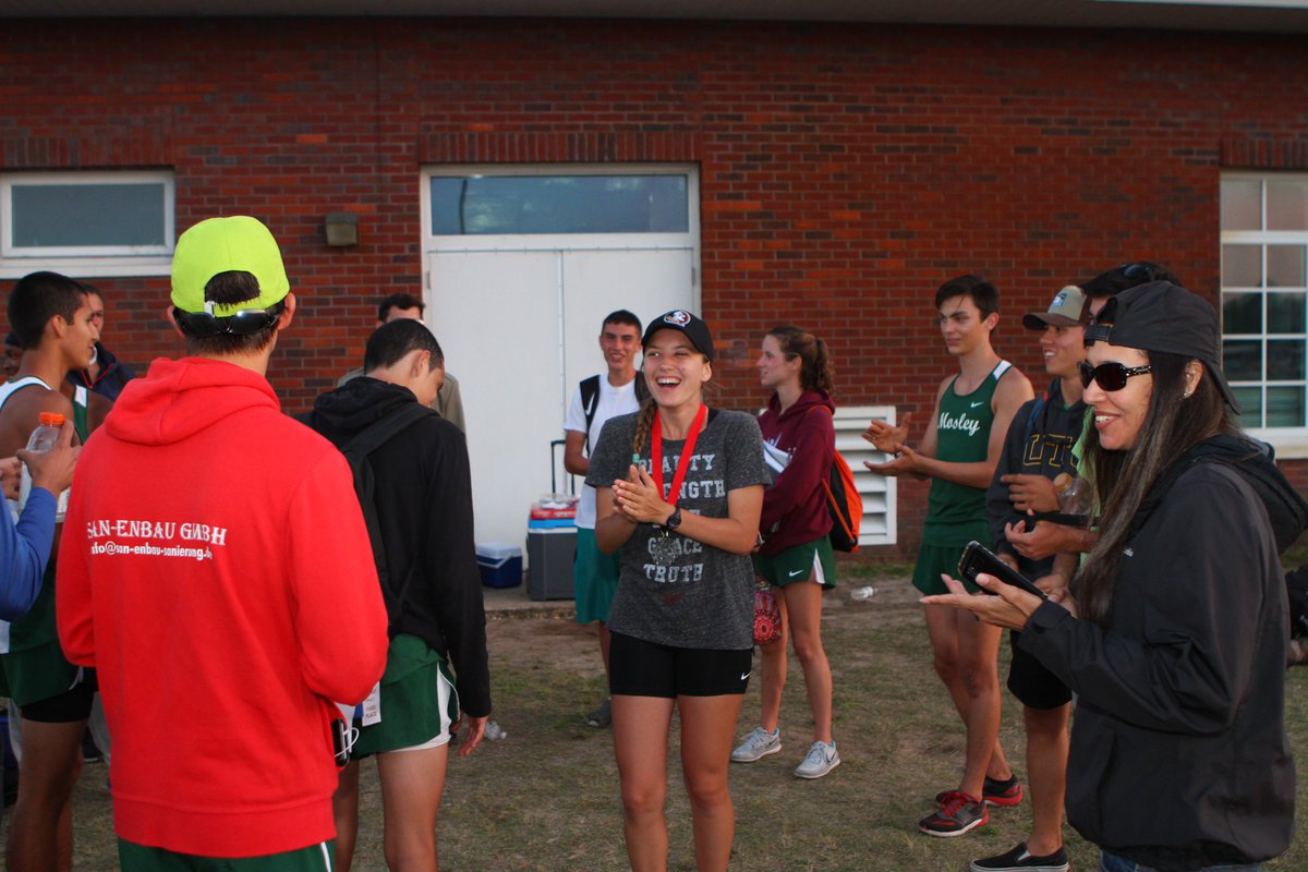 MosleyTrack's tweet photo. Official Track Time is ... Birthday Party Time! 🎉🎂🎉 Happy Birthday to @Jtgilmore_25 &amp; @ellagrace412 .  3A District 2 is the place to celebrate! https://t.co/f9uU5CD8Nt