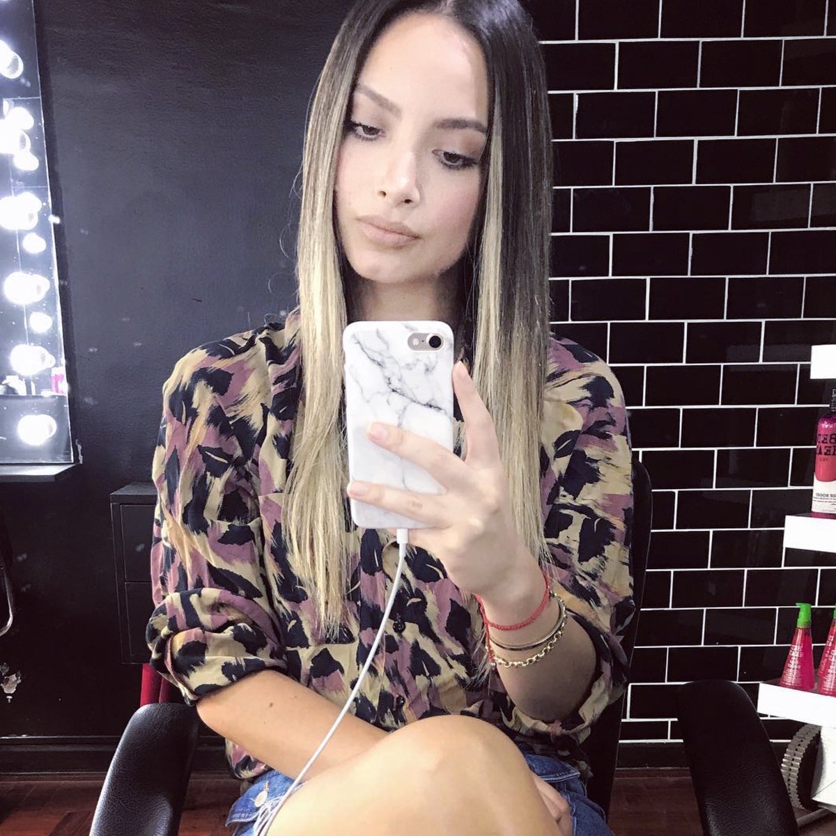 blushairmakeup's tweet photo. #BLUSHedPPL 👩🏼💡
Ahora que ya termino la temporada de #Verano es hora de cuidar ese caballo en ⚡️BLUSH⚡️
#HairCut + #Balayage + #ShadeEQ (Colorgloss de #REDKEN) + Hidratacion + Peinado Simple eso a sólo S/.299
.DON'T LOSE YOUR HAIR perdón YOUR HEAD y ven con los MEJORES https://t.co/Ye3bb9QsOf