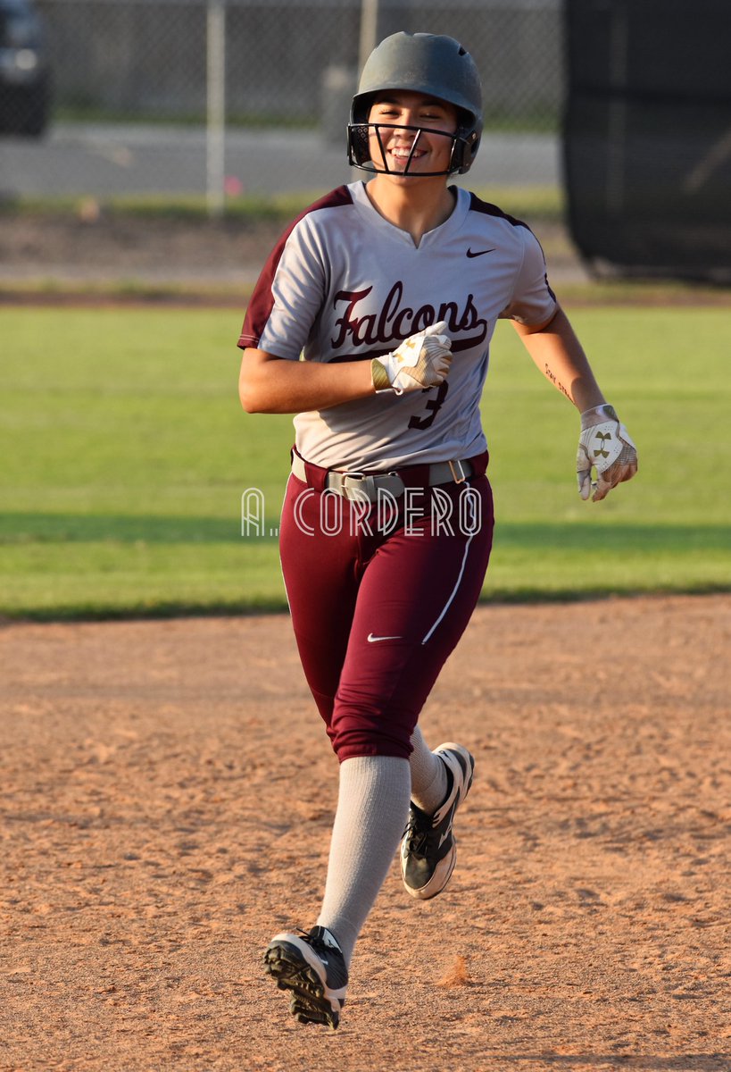 acord24's tweet photo. A few shots from tonight’s @HHSoftball1 vs @LFHSSOFTBALL game #RGVSoftball

More Photos: https://t.co/kvtVCay0ST https://t.co/lXBIu556AA